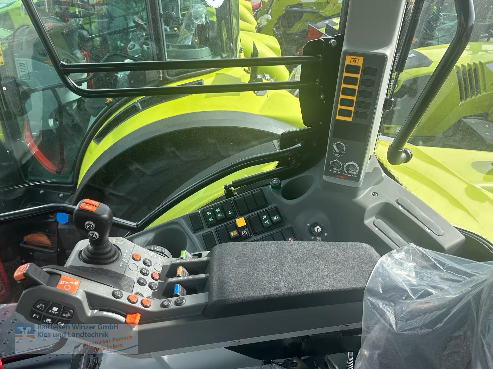 Traktor tipa CLAAS Arion 530 CIS+, Neumaschine u Winzer (Slika 3)
