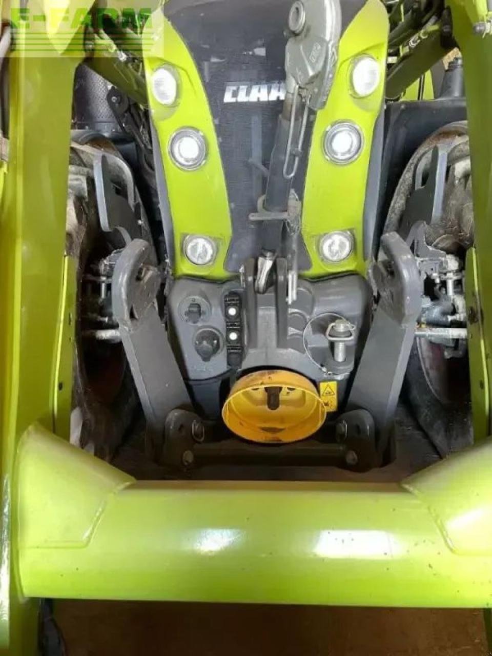 Traktor van het type CLAAS arion 530 cis CIS, Gebrauchtmaschine in SAINTE-GENEVIÈVE-SUR-ARGENCE (Foto 5)