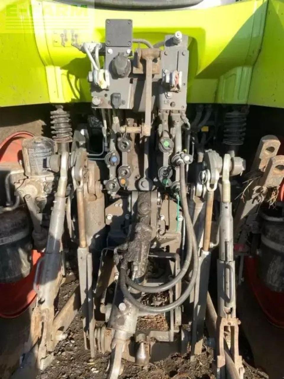 Traktor typu CLAAS arion 530 cis CIS, Gebrauchtmaschine w SAINTE-GENEVIÈVE-SUR-ARGENCE (Zdjęcie 6)