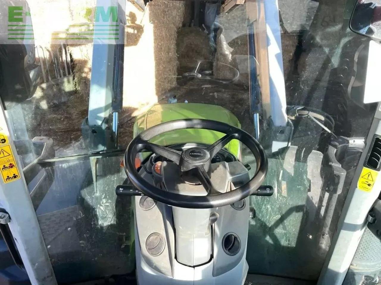 Traktor typu CLAAS arion 530 cis CIS, Gebrauchtmaschine w SAINTE-GENEVIÈVE-SUR-ARGENCE (Zdjęcie 8)