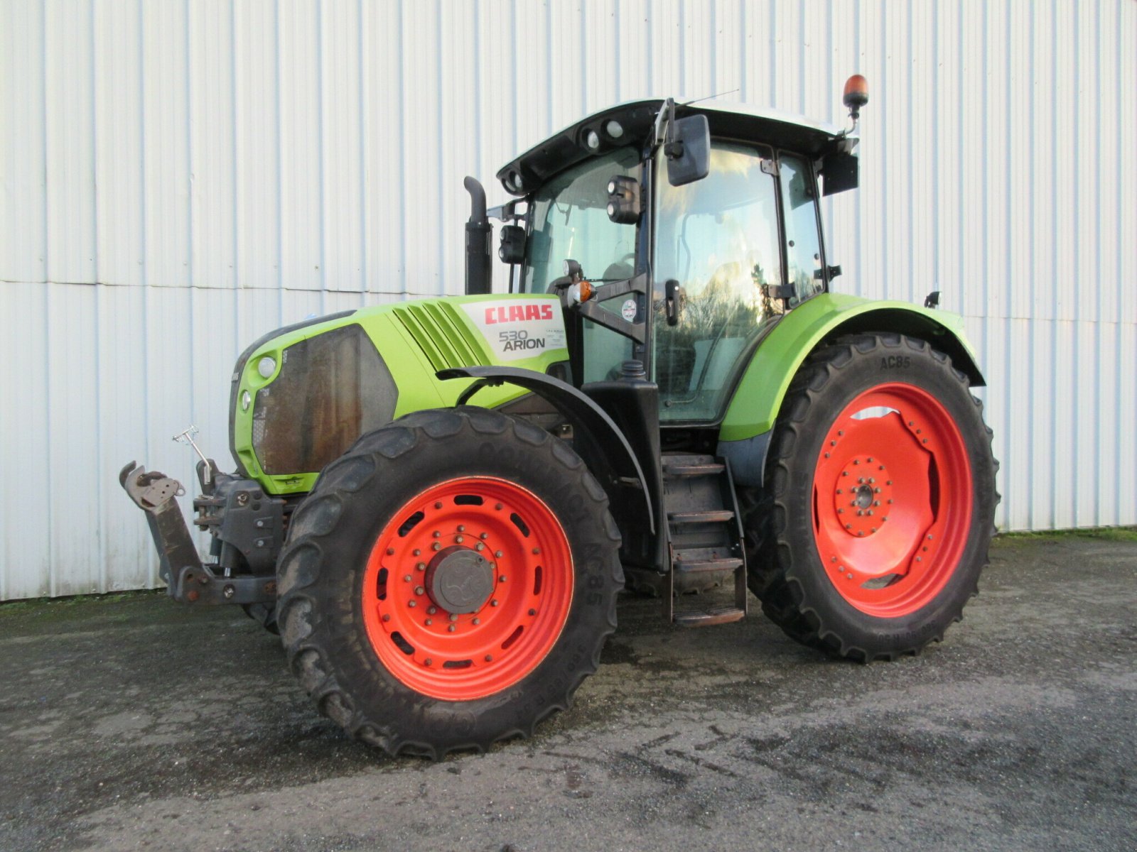 Traktor типа CLAAS ARION 530 CIS T4I, Gebrauchtmaschine в PLOUIGNEAU (Фотография 1)