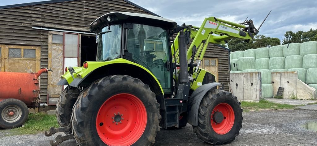 Traktor of the type CLAAS ARION 530 CIS, Gebrauchtmaschine in SAINTE GENEVIEVE SUR AGENCE (Picture 3)