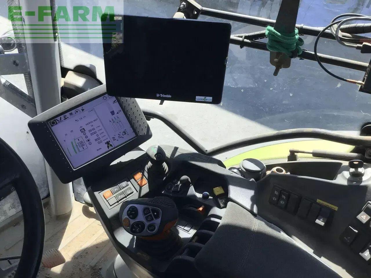 Traktor van het type CLAAS arion 530 cmatic CMATIC, Gebrauchtmaschine in PLOUIGNEAU (Foto 4)