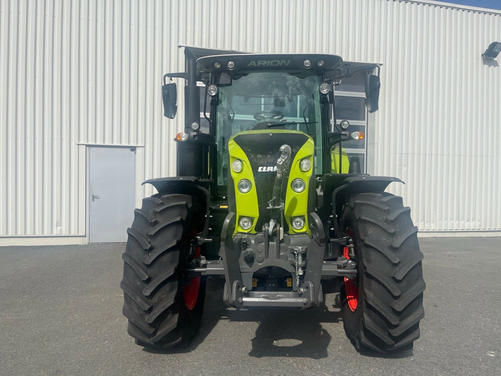 Traktor от тип CLAAS ARION 530 CMATIC S5 CONCEPT, Gebrauchtmaschine в Charnay-lès-macon (Снимка 5)