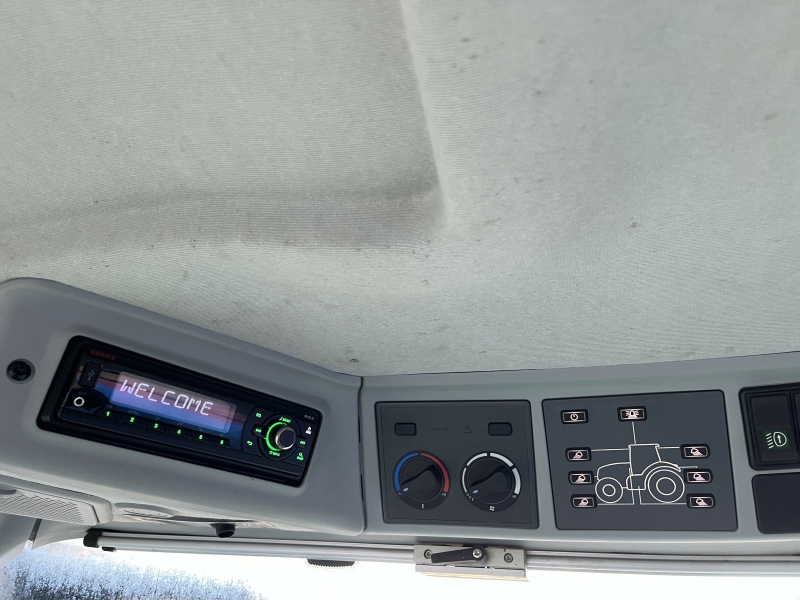 Traktor des Typs CLAAS ARION 530 CMATIC S5 LS 30+, Gebrauchtmaschine in PONTIVY (Bild 5)