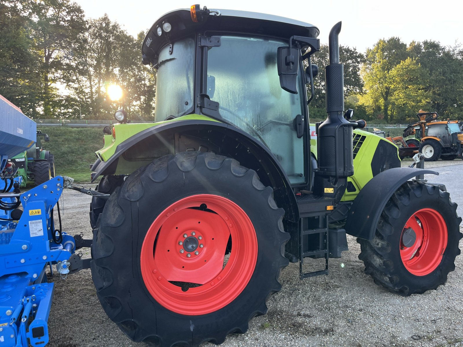 Traktor des Typs CLAAS ARION 530 CMATIC S5 LS 30+, Gebrauchtmaschine in PONTIVY (Bild 2)