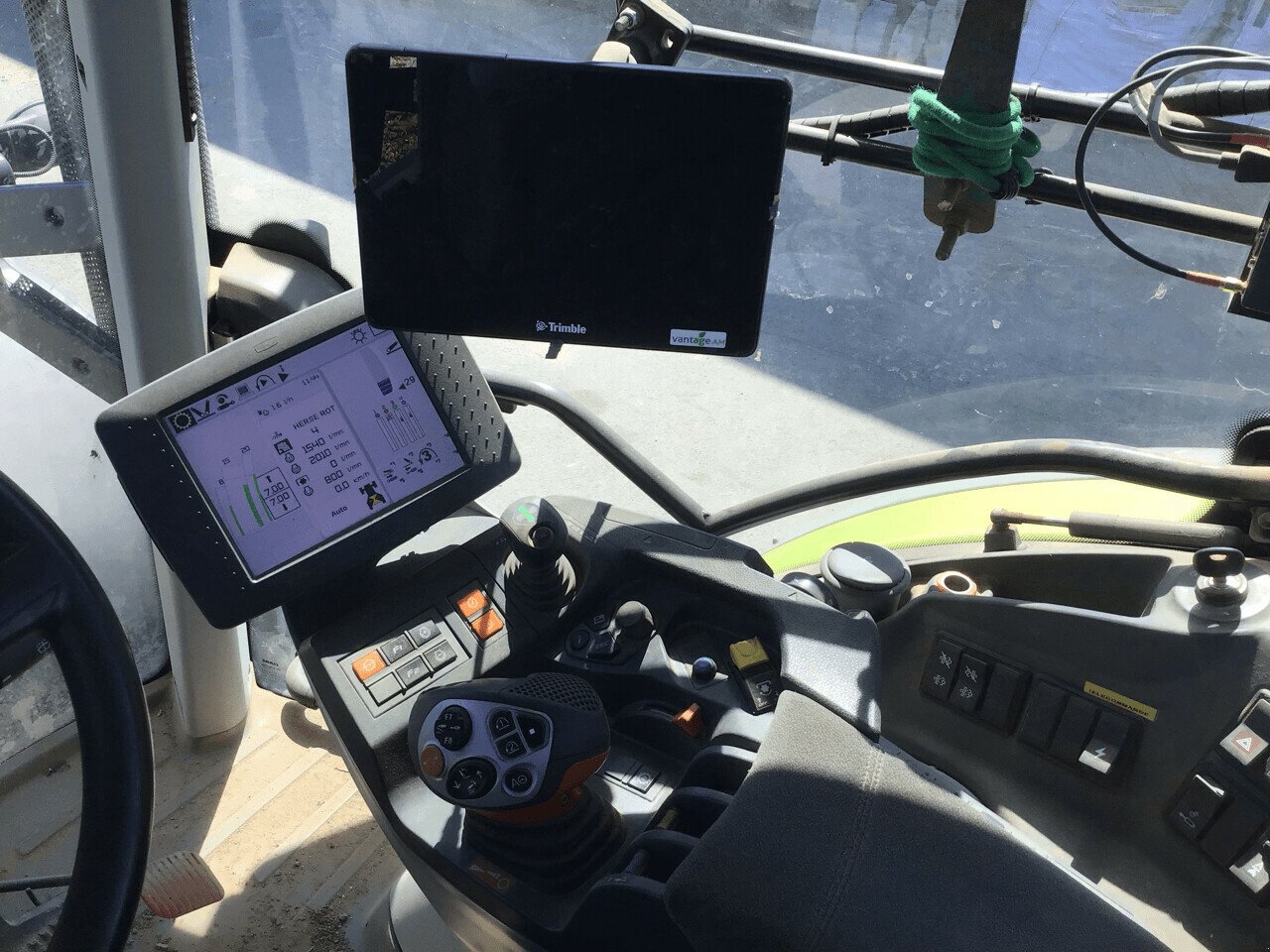 Traktor Türe ait CLAAS ARION 530 CMATIC, Gebrauchtmaschine içinde PLOUIGNEAU (resim 4)