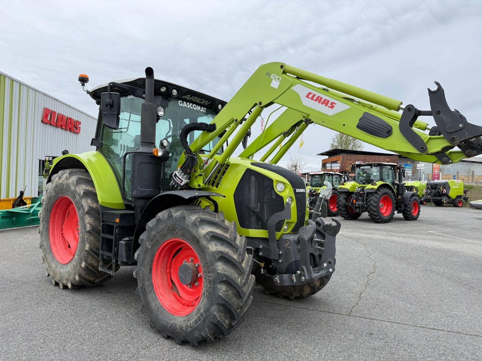 Traktor del tipo CLAAS ARION 530 HEXASHIFT -, Gebrauchtmaschine en ORLEIX (Imagen 1)