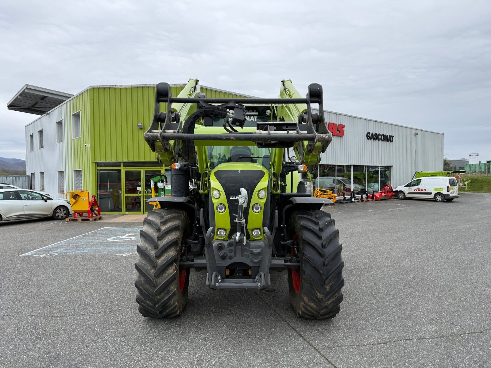 Traktor типа CLAAS ARION 530 HEXASHIFT -, Gebrauchtmaschine в ORLEIX (Фотография 9)