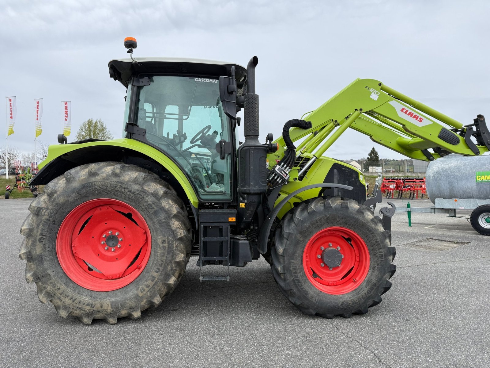 Traktor от тип CLAAS ARION 530 HEXASHIFT -, Gebrauchtmaschine в ORLEIX (Снимка 2)