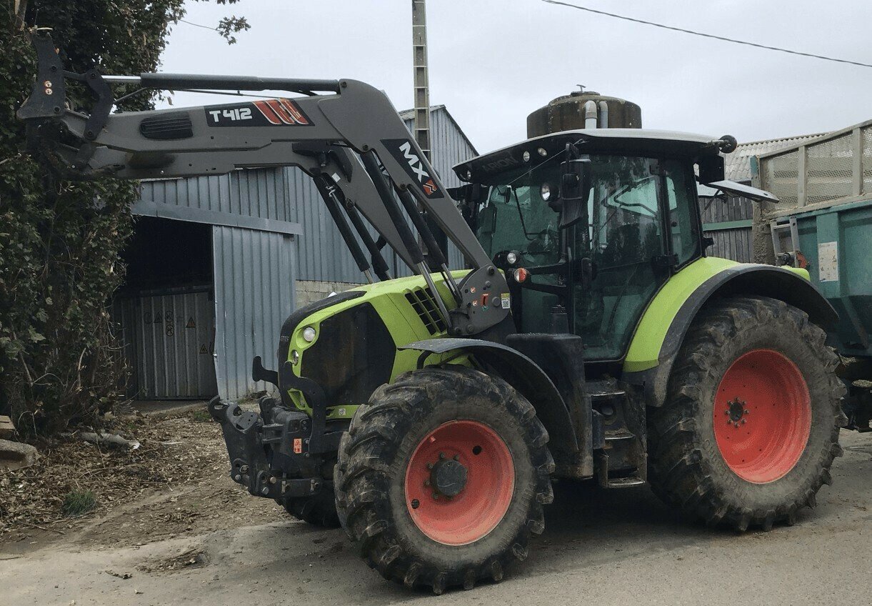 Traktor typu CLAAS ARION 530 HEXASHIFT TRADITION, Gebrauchtmaschine v PLOUIGNEAU (Obrázok 1)