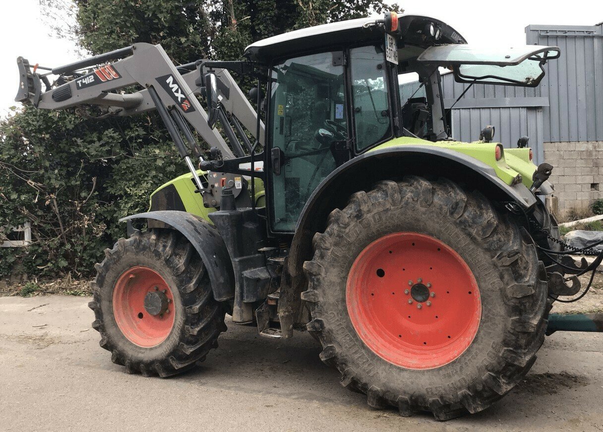 Traktor typu CLAAS ARION 530 HEXASHIFT TRADITION, Gebrauchtmaschine v PLOUIGNEAU (Obrázok 2)