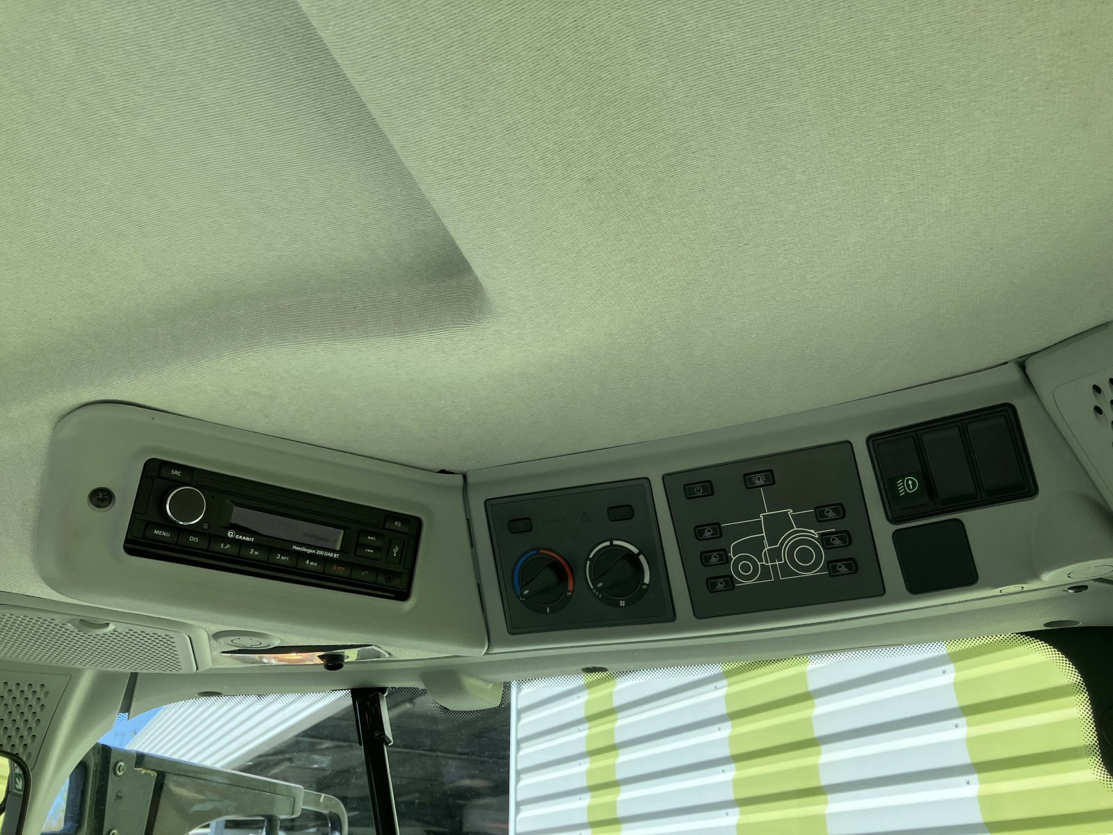 Traktor of the type CLAAS ARION 530 HEXASHIFT, Gebrauchtmaschine in AILLAS (Picture 8)