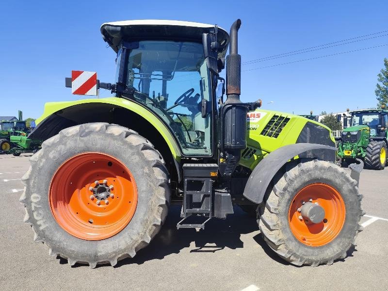 Traktor des Typs CLAAS ARION 530, Gebrauchtmaschine in VERDUN (Bild 2)