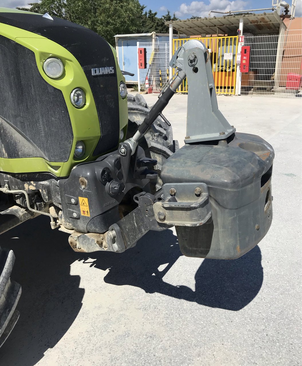 Traktor типа CLAAS ARION 530, Gebrauchtmaschine в MORLHON LE HAUT (Фотография 5)