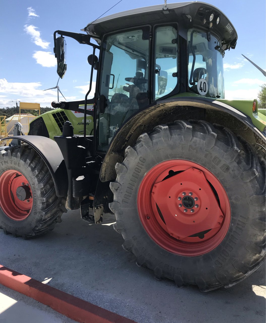 Traktor типа CLAAS ARION 530, Gebrauchtmaschine в MORLHON LE HAUT (Фотография 3)