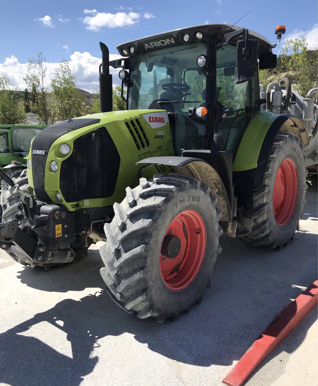 Traktor типа CLAAS ARION 530, Gebrauchtmaschine в MORLHON LE HAUT (Фотография 1)