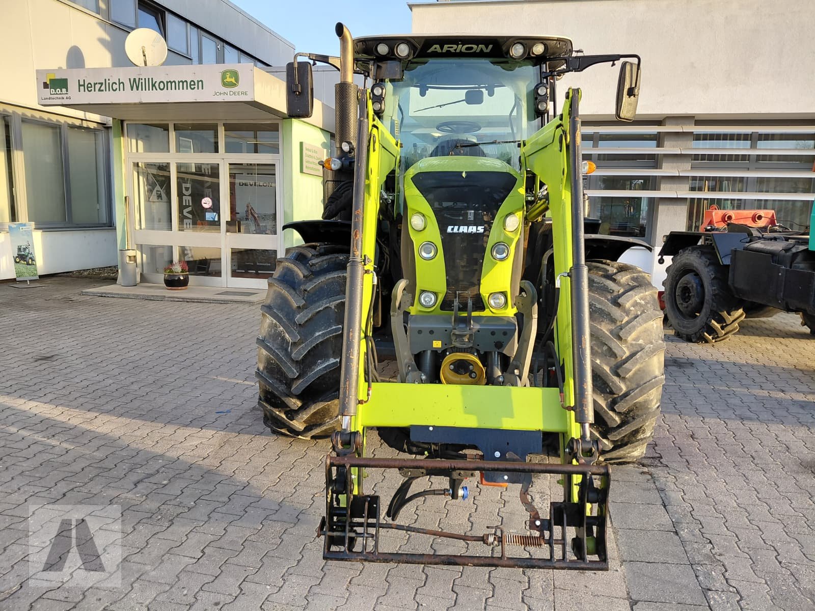 Traktor of the type CLAAS Arion 530, Gebrauchtmaschine in Regensburg (Picture 2)