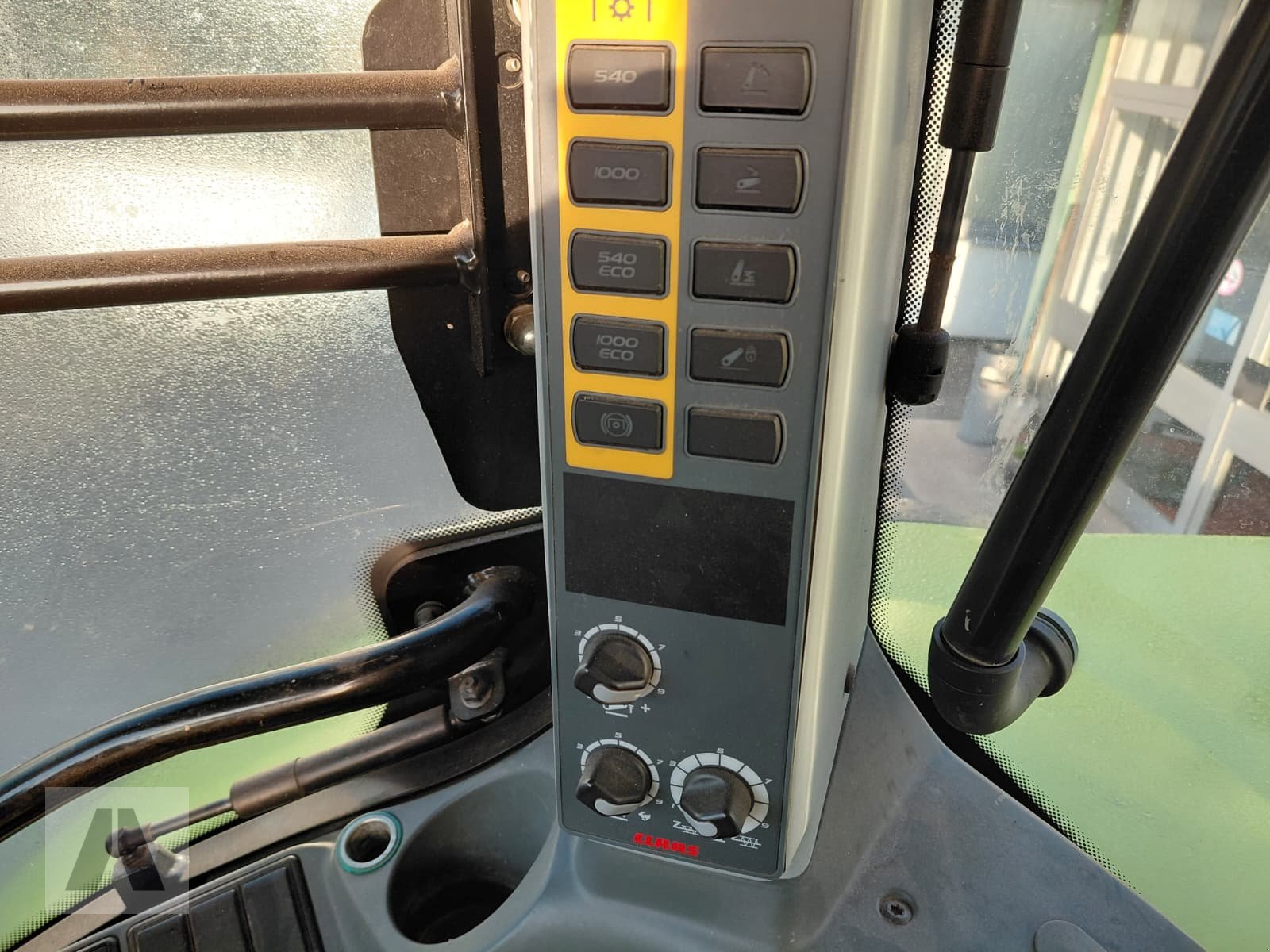 Traktor of the type CLAAS Arion 530, Gebrauchtmaschine in Regensburg (Picture 14)