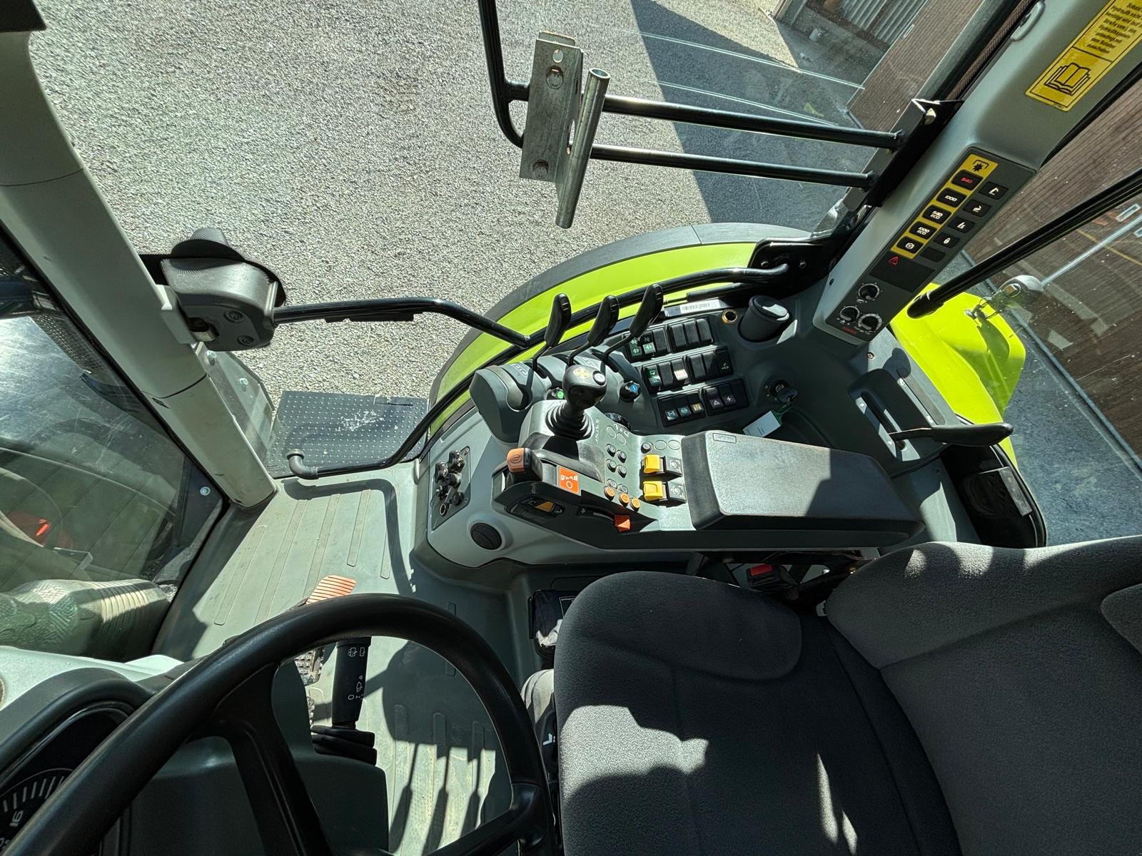 Traktor типа CLAAS Arion 530, Gebrauchtmaschine в Epfendorf (Фотография 2)