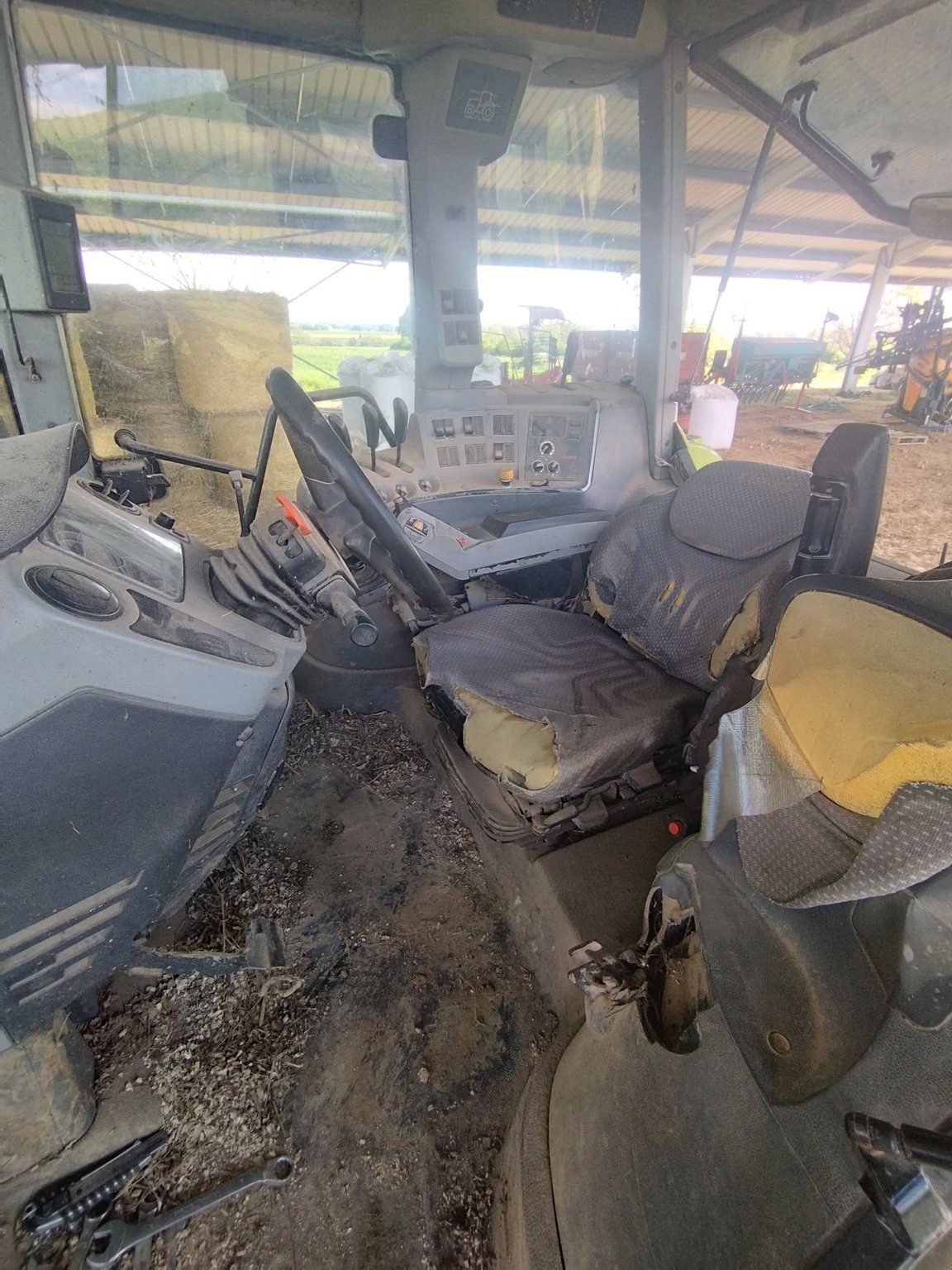 Traktor του τύπου CLAAS ARION 540, Gebrauchtmaschine σε Le Horps (Φωτογραφία 11)
