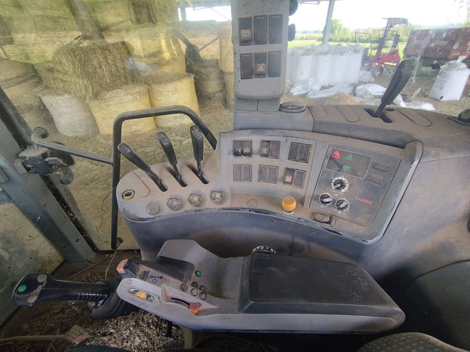 Traktor van het type CLAAS ARION 540, Gebrauchtmaschine in Le Horps (Foto 11)