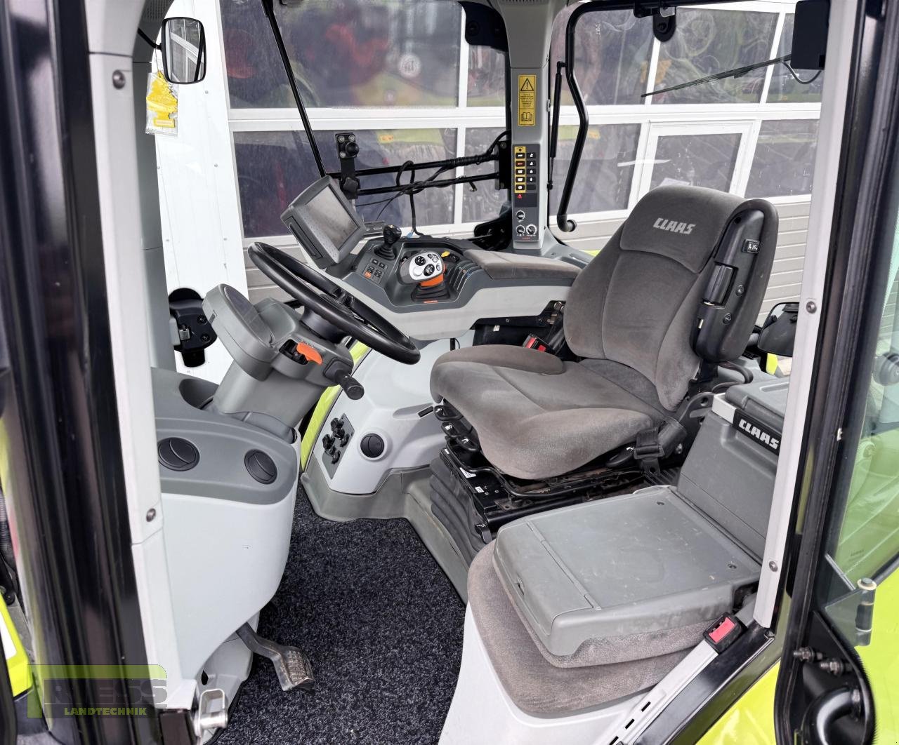 Traktor typu CLAAS ARION 550 CEBIS Hexashift A34, Gebrauchtmaschine w Homberg/Ohm - Maulbach (Zdjęcie 4)