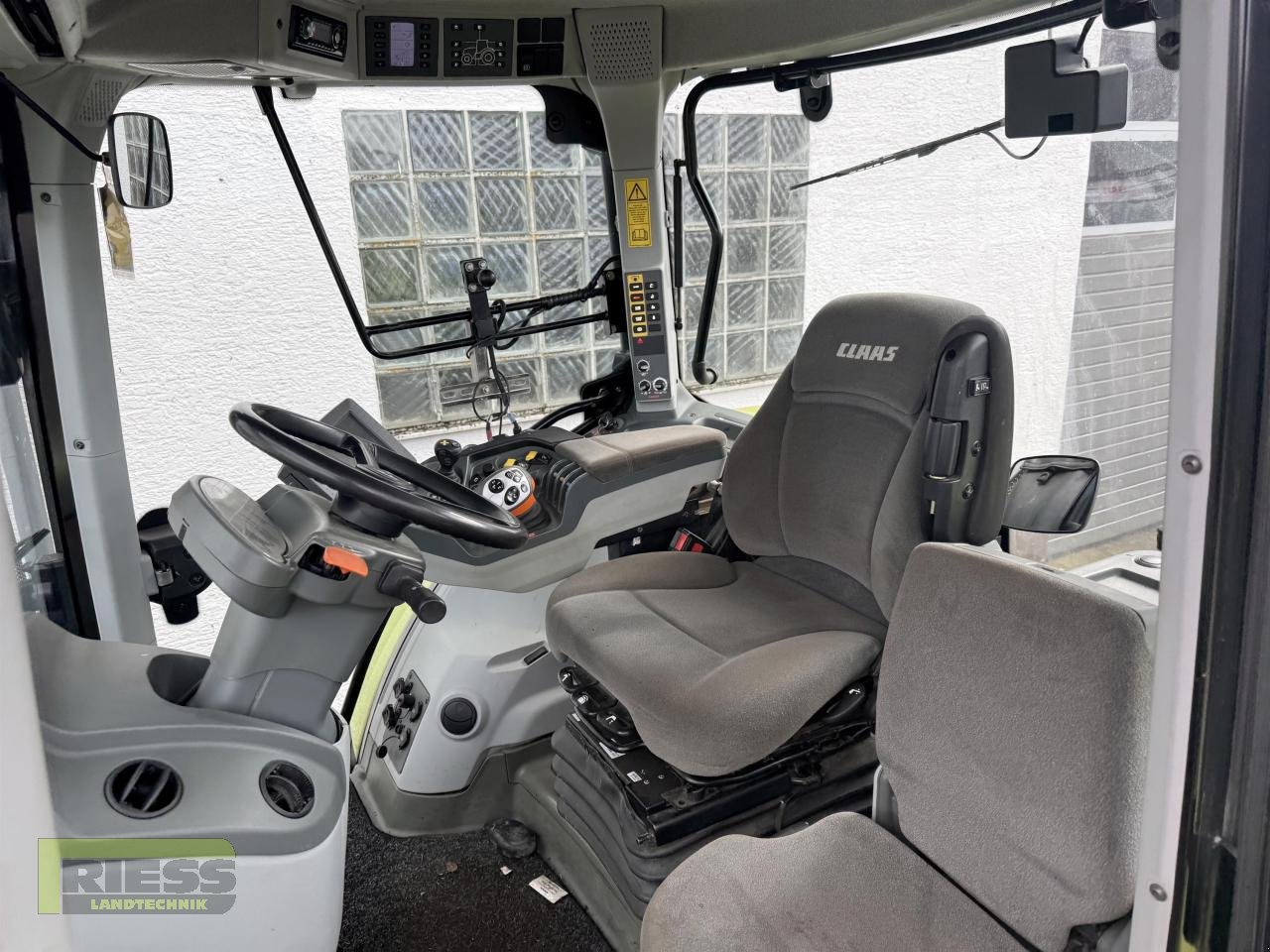 Traktor tipa CLAAS ARION 550 CEBIS Hexashift A34, Gebrauchtmaschine u Homberg/Ohm - Maulbach (Slika 4)