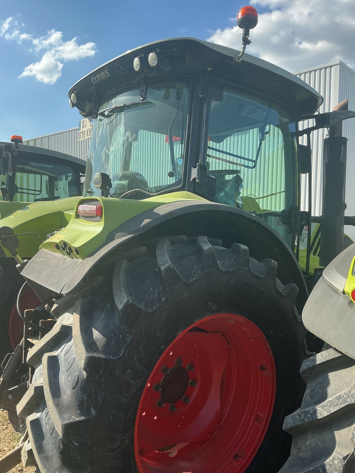 Traktor del tipo CLAAS ARION 550 CEBIS, Gebrauchtmaschine en ST CLEMENT DE LA PLACE (Imagen 3)