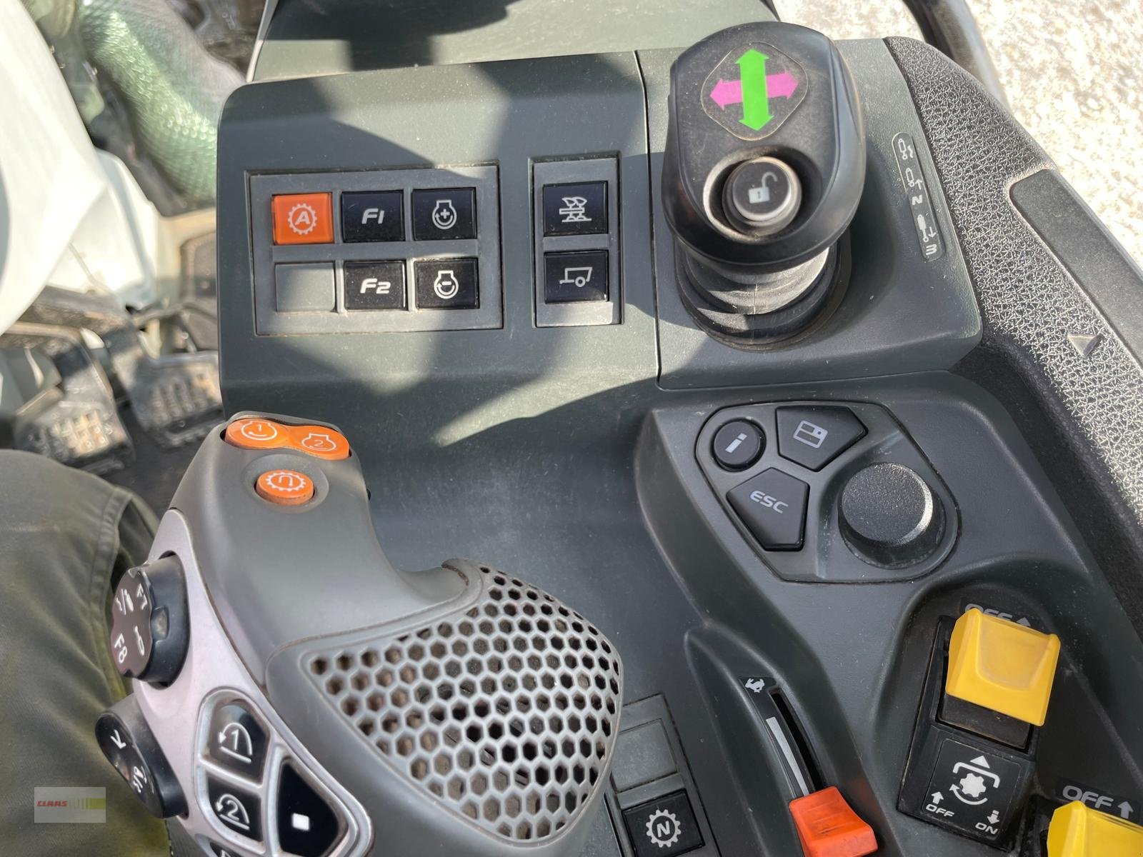 Traktor du type CLAAS Arion 550 CEBIS, Gebrauchtmaschine en Langenau (Photo 14)