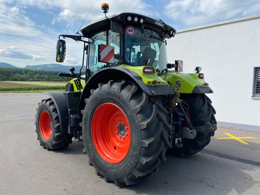 Traktor des Typs CLAAS ARION 550 CMATIC CEBIS, Ausstellungsmaschine in Domdidier (Bild 2)