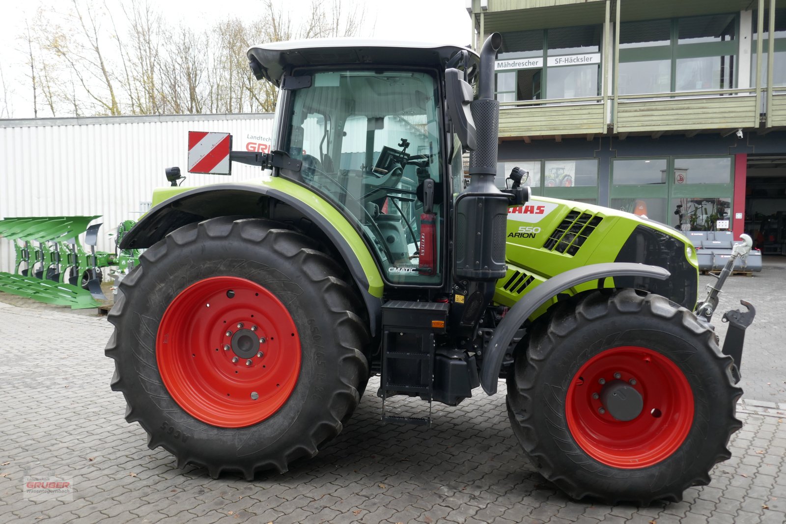 Traktor типа CLAAS Arion 550 CMATIC CEBIS, Gebrauchtmaschine в Dorfen (Фотография 3)