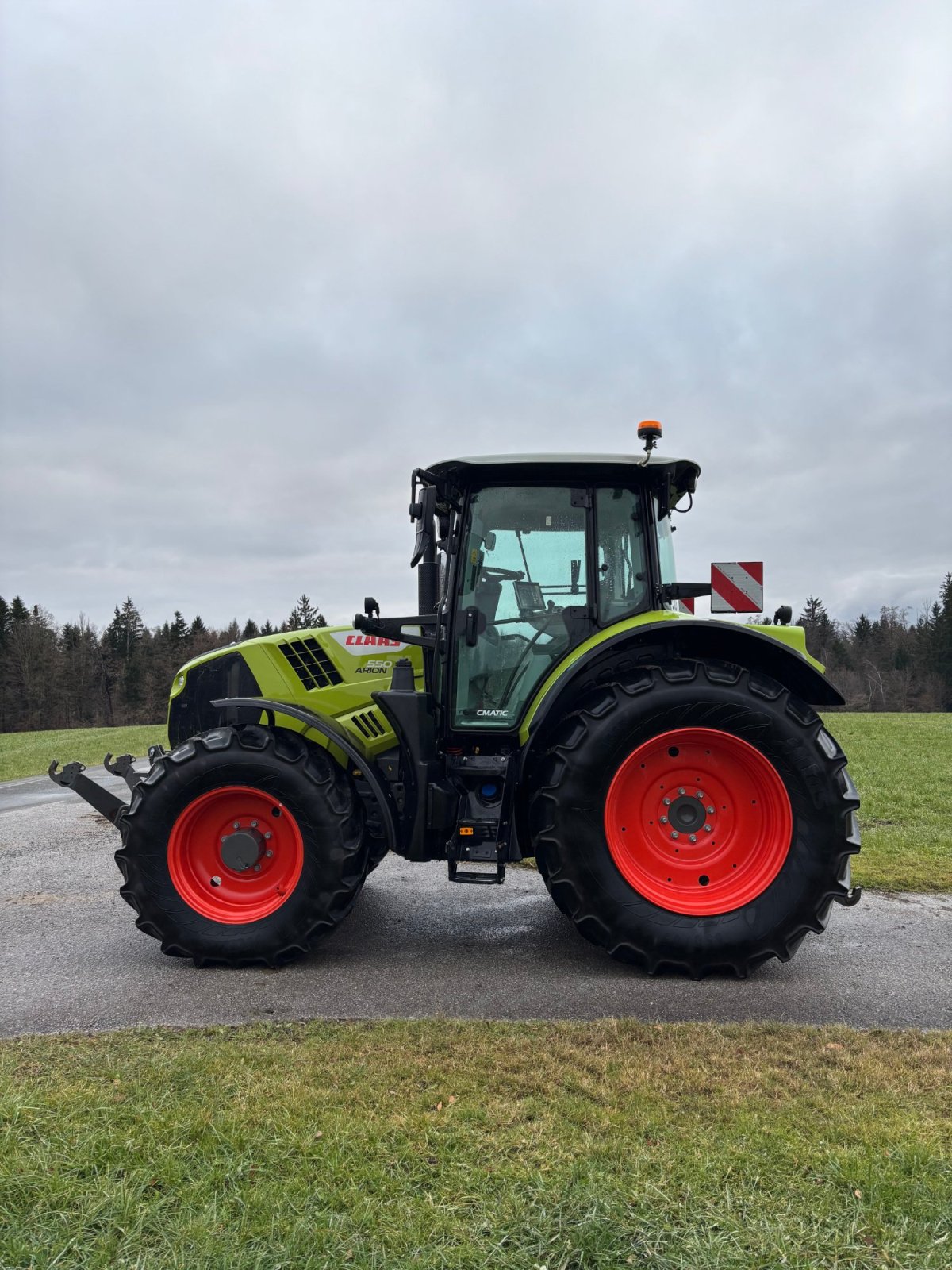 Traktor des Typs CLAAS Arion 550 Cmatic, Gebrauchtmaschine in Elixhausen (Bild 2)