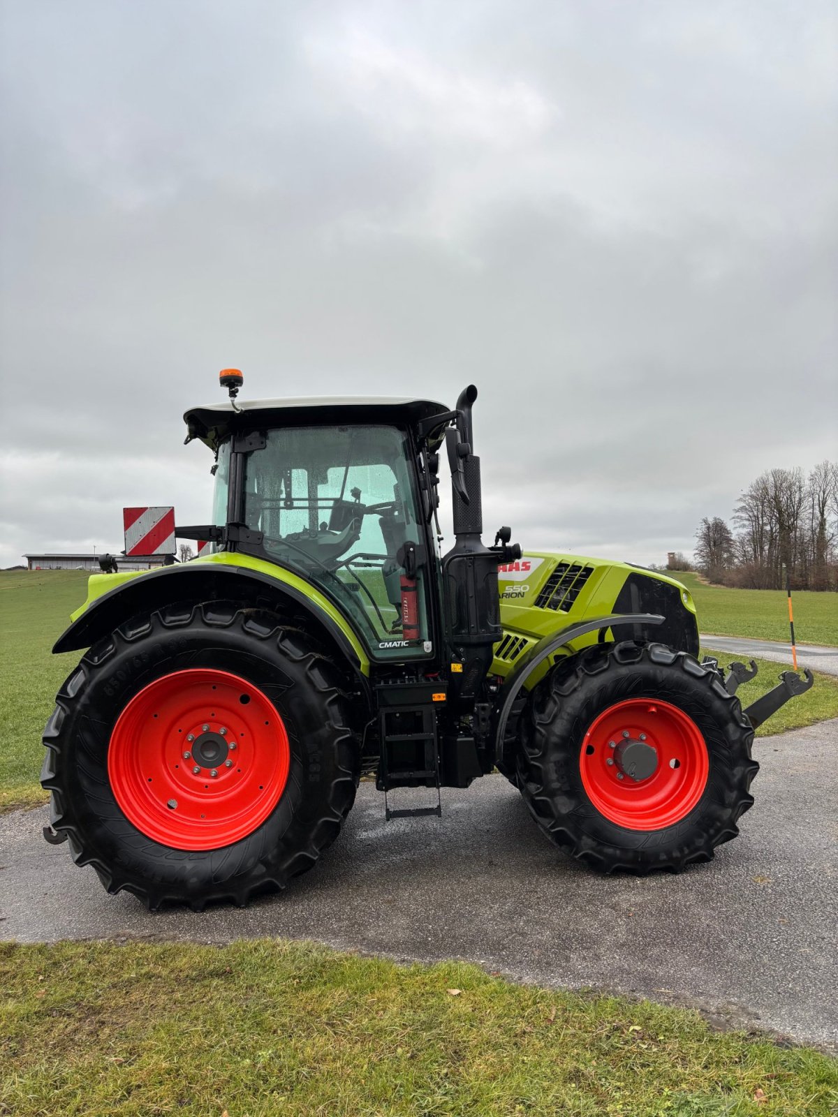 Traktor des Typs CLAAS Arion 550 Cmatic, Gebrauchtmaschine in Elixhausen (Bild 5)