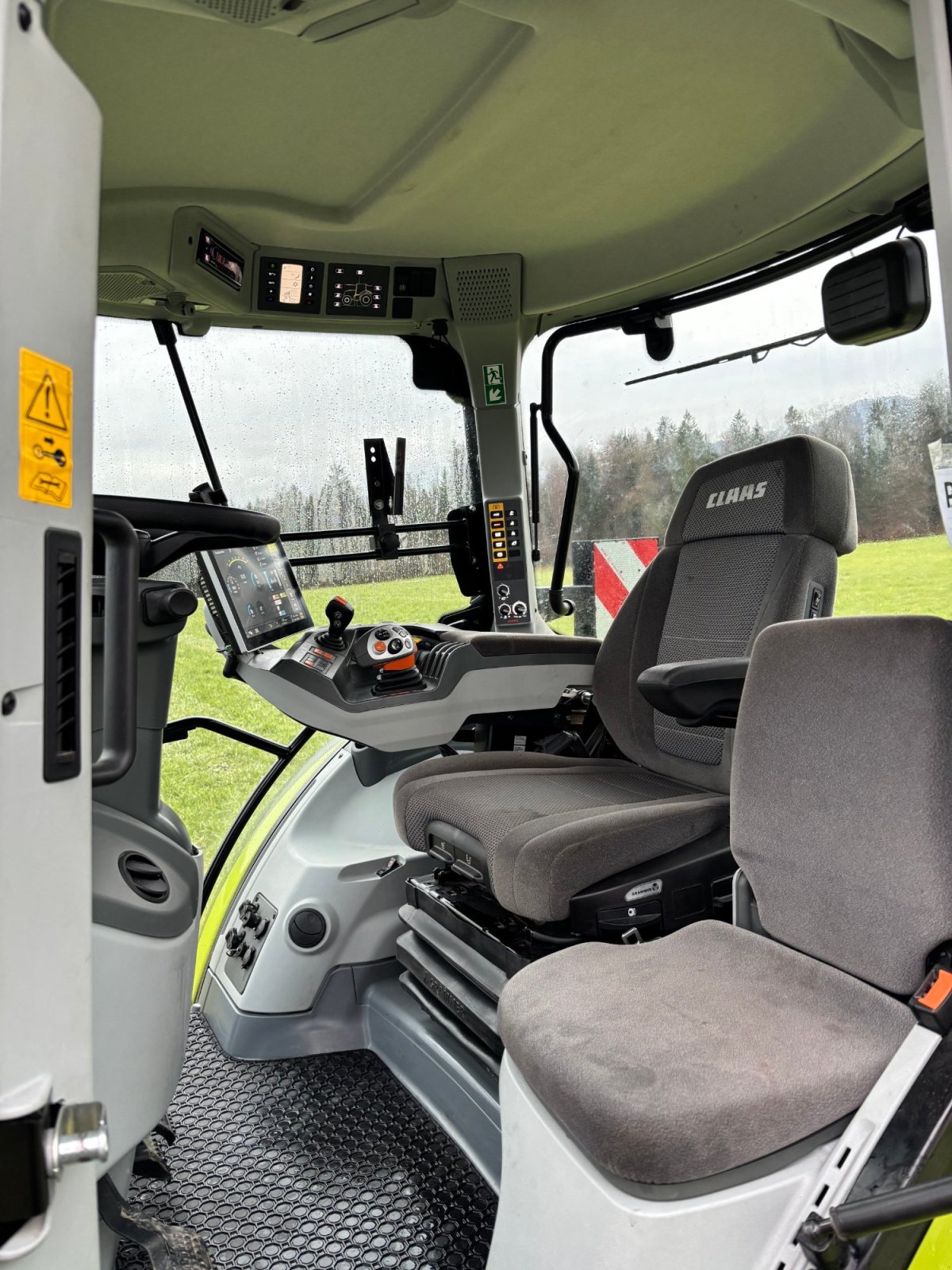 Traktor des Typs CLAAS Arion 550 Cmatic, Gebrauchtmaschine in Elixhausen (Bild 15)