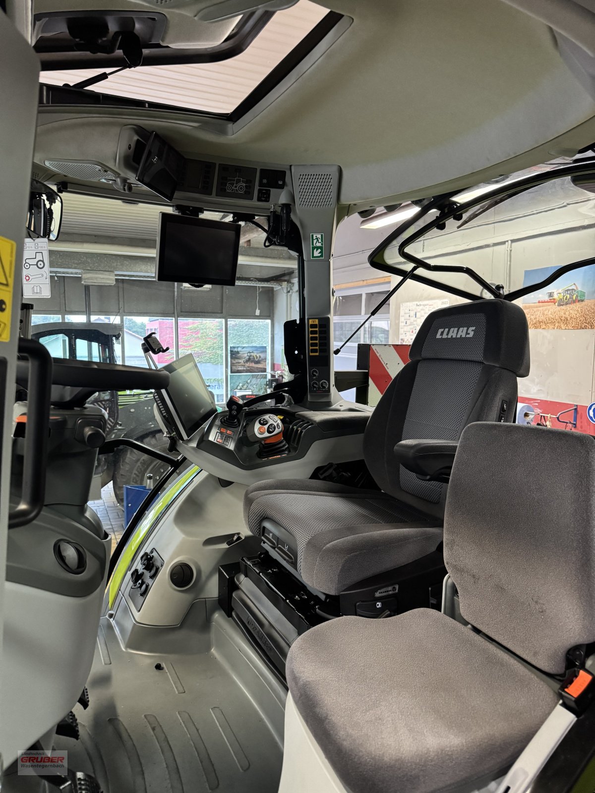 Traktor des Typs CLAAS ARION 570 CMATIC CEBIS, Neumaschine in Dorfen (Bild 4)