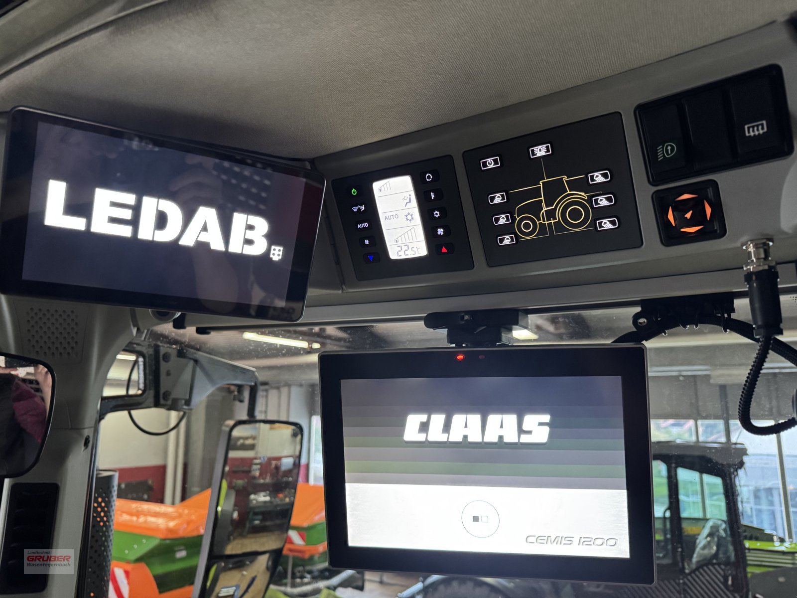 Traktor des Typs CLAAS ARION 570 CMATIC CEBIS, Neumaschine in Dorfen (Bild 6)