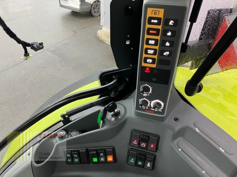 Traktor des Typs CLAAS ARION 570 *CNOB* 4 Jahre 0%, Neumaschine in Hof (Bild 12)