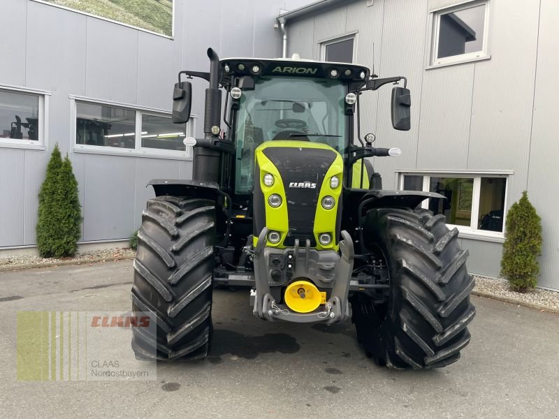 Traktor des Typs CLAAS ARION 570 *CNOB* 4 JAHRE 0%, Neumaschine in Hof (Bild 2)