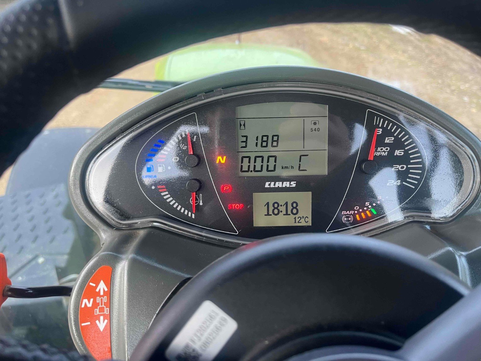 Traktor del tipo CLAAS ARION 610 ADVANCE, Gebrauchtmaschine In ORLEIX (Immagine 7)