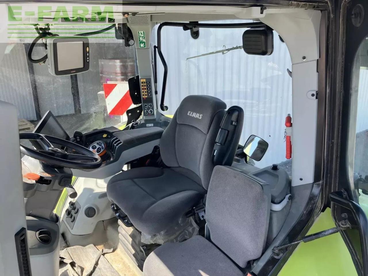 Traktor des Typs CLAAS arion 610 c-matic + s10, Gebrauchtmaschine in AILLAS (33 - GIRONDE) (Bild 6)