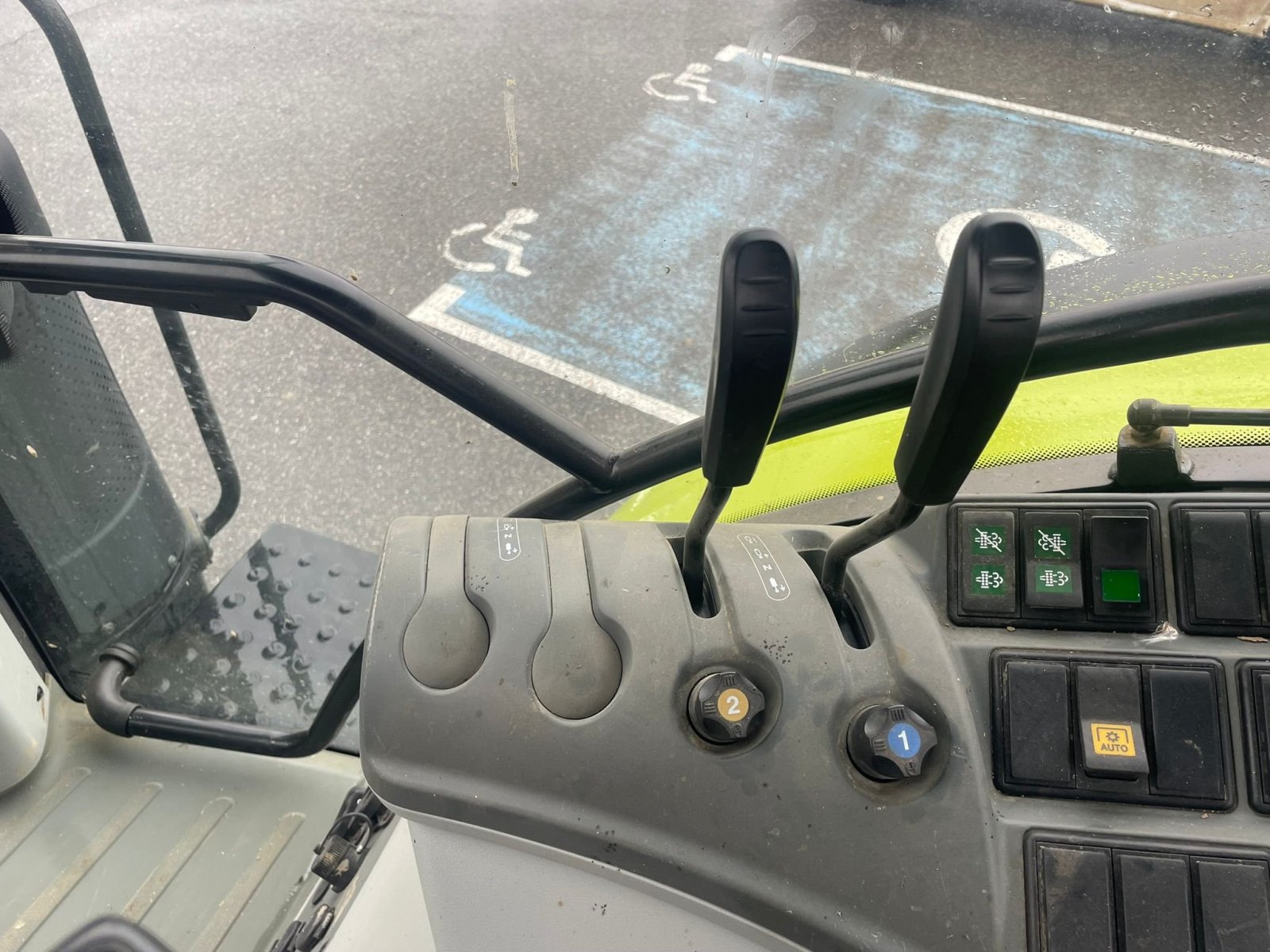 Traktor типа CLAAS ARION 610 CIS ADVANCE, Gebrauchtmaschine в SAINT GAUDENS (Фотография 11)