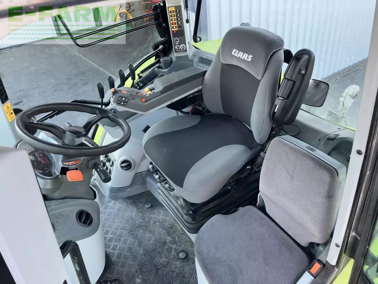 Traktor Türe ait CLAAS arion 610 cis + pdf av CIS, Gebrauchtmaschine içinde AILLAS (33 - GIRONDE) (resim 6)