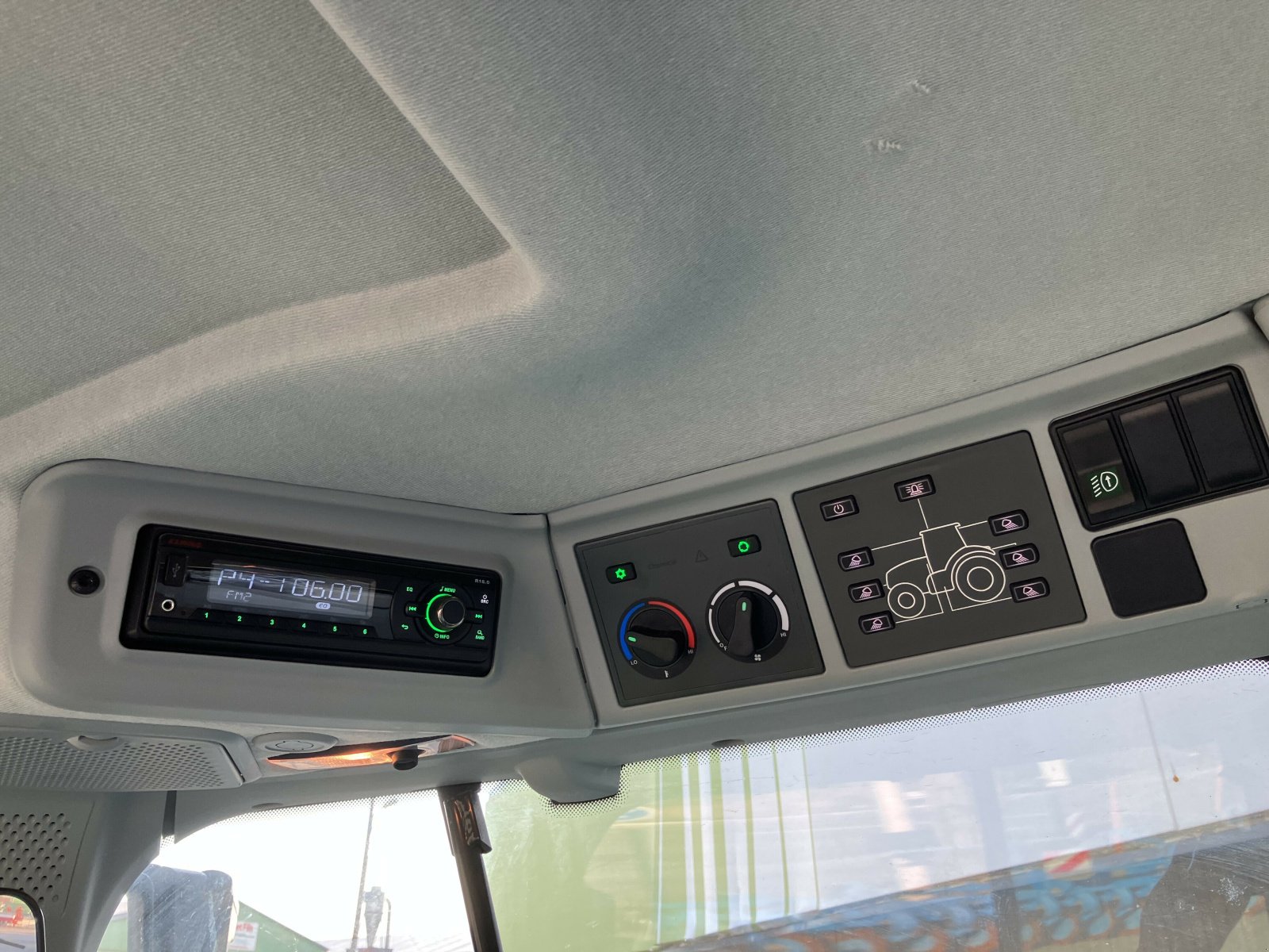 Traktor typu CLAAS ARION 610 CIS + PDF AV, Gebrauchtmaschine v CANCON (Obrázek 8)