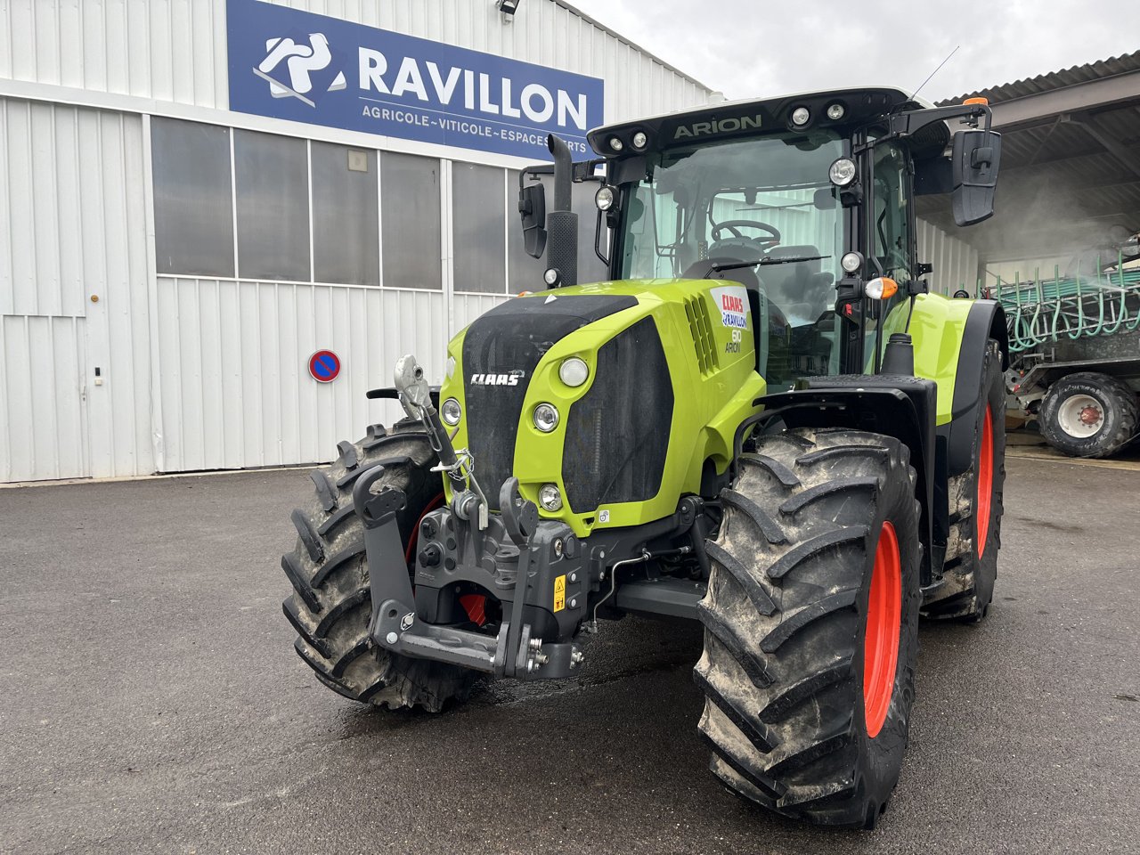 Traktor of the type CLAAS ARION 610 cis, Gebrauchtmaschine in VERT TOULON (Picture 2)