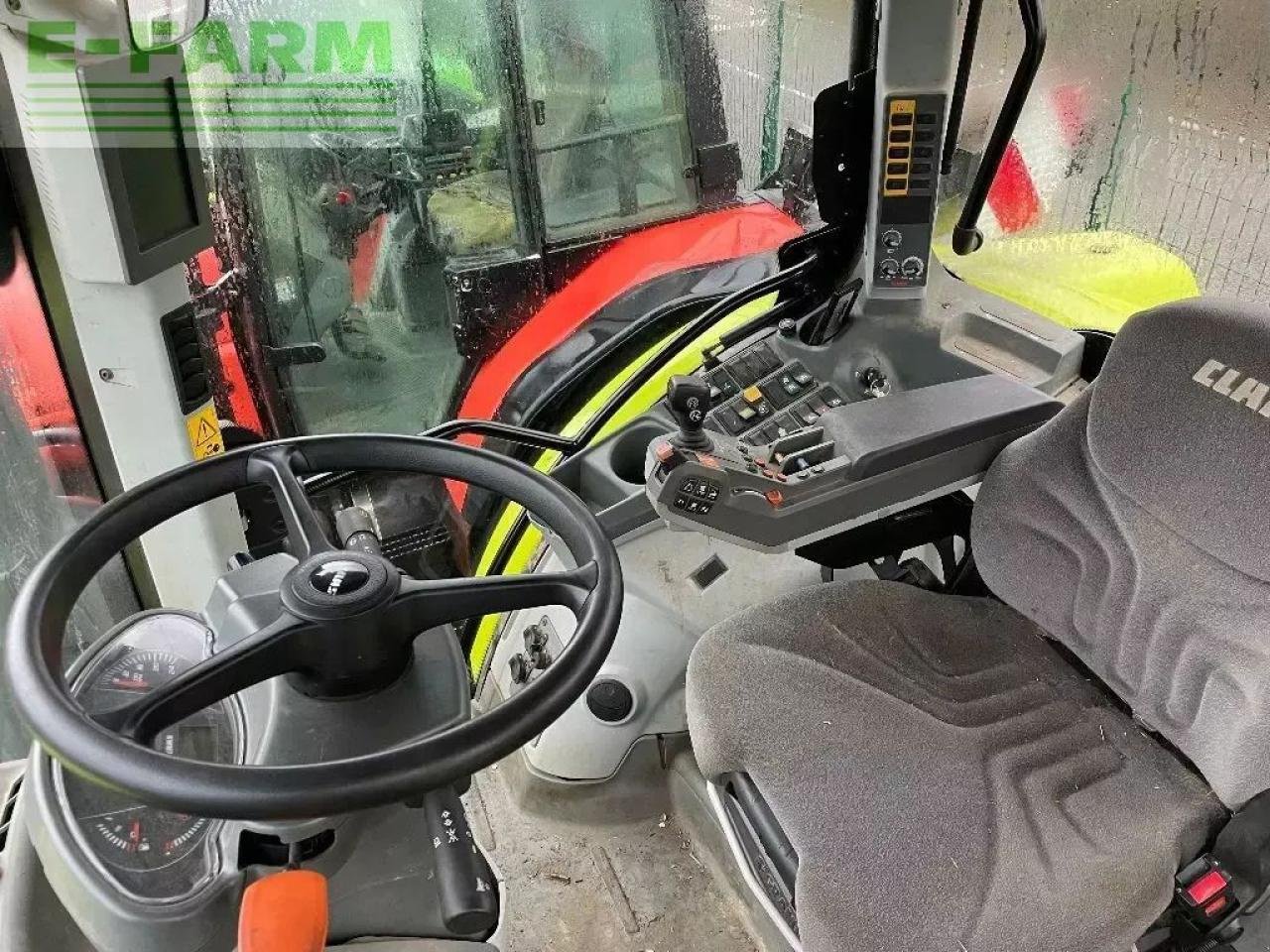 Traktor del tipo CLAAS arion 610 cmatic cis+, Gebrauchtmaschine en SAINTE-GENEVIÈVE-SUR-ARGENCE (Imagen 4)