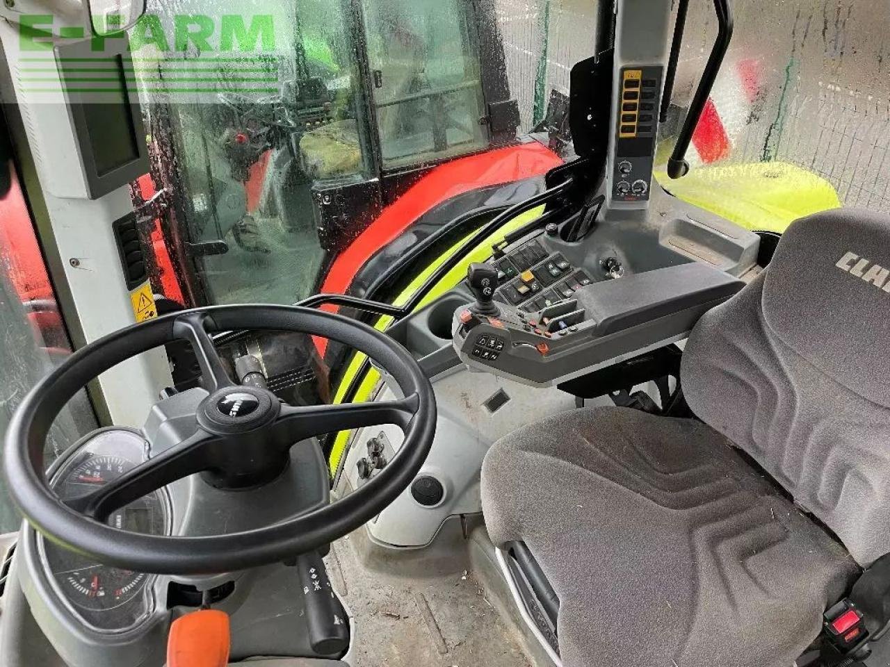 Traktor Türe ait CLAAS arion 610 cmatic cis+, Gebrauchtmaschine içinde SAINTE-GENEVIÈVE-SUR-ARGENCE (resim 4)