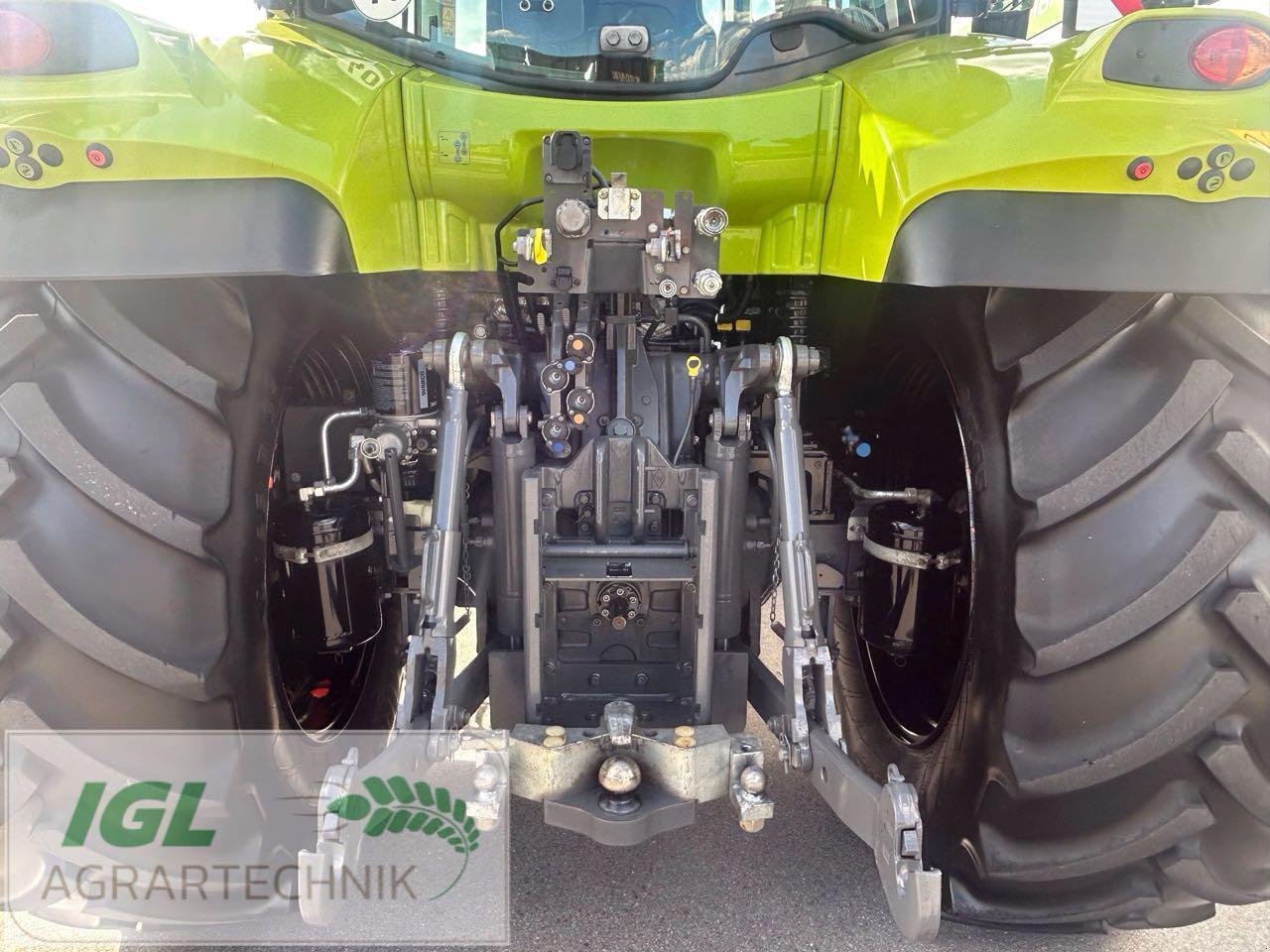 Traktor del tipo CLAAS Arion 610 Hexashift, Gebrauchtmaschine In Nabburg (Immagine 8)