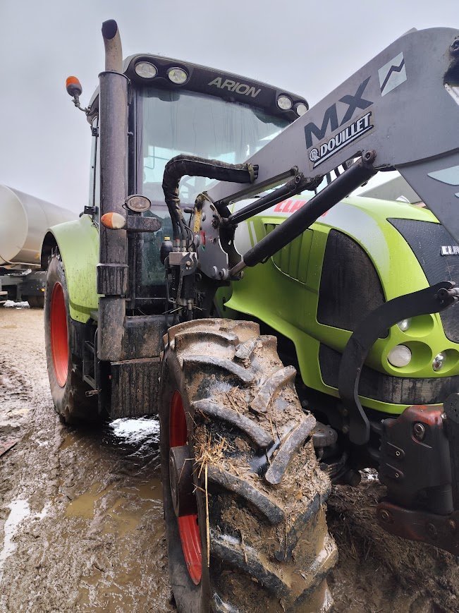 Traktor du type CLAAS ARION 610, Gebrauchtmaschine en Le Horps (Photo 4)