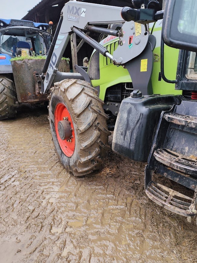 Traktor du type CLAAS ARION 610, Gebrauchtmaschine en Le Horps (Photo 7)
